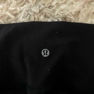 black LULULEMON leggings 28” size 2